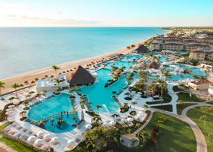 Cancun Hotels with Tennis Court