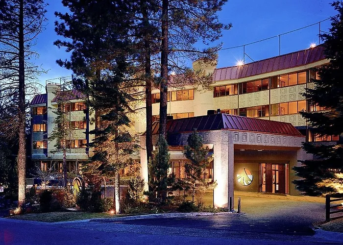 South Lake Tahoe Hotels with Tennis Court