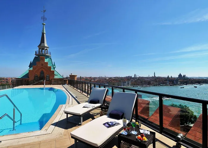 Venice Hotels With Pool
