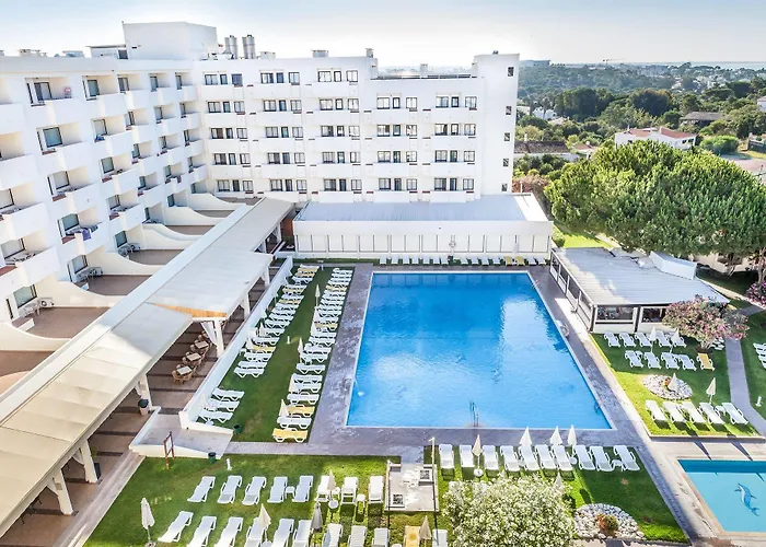 Albufeira Hotels with Tennis Court